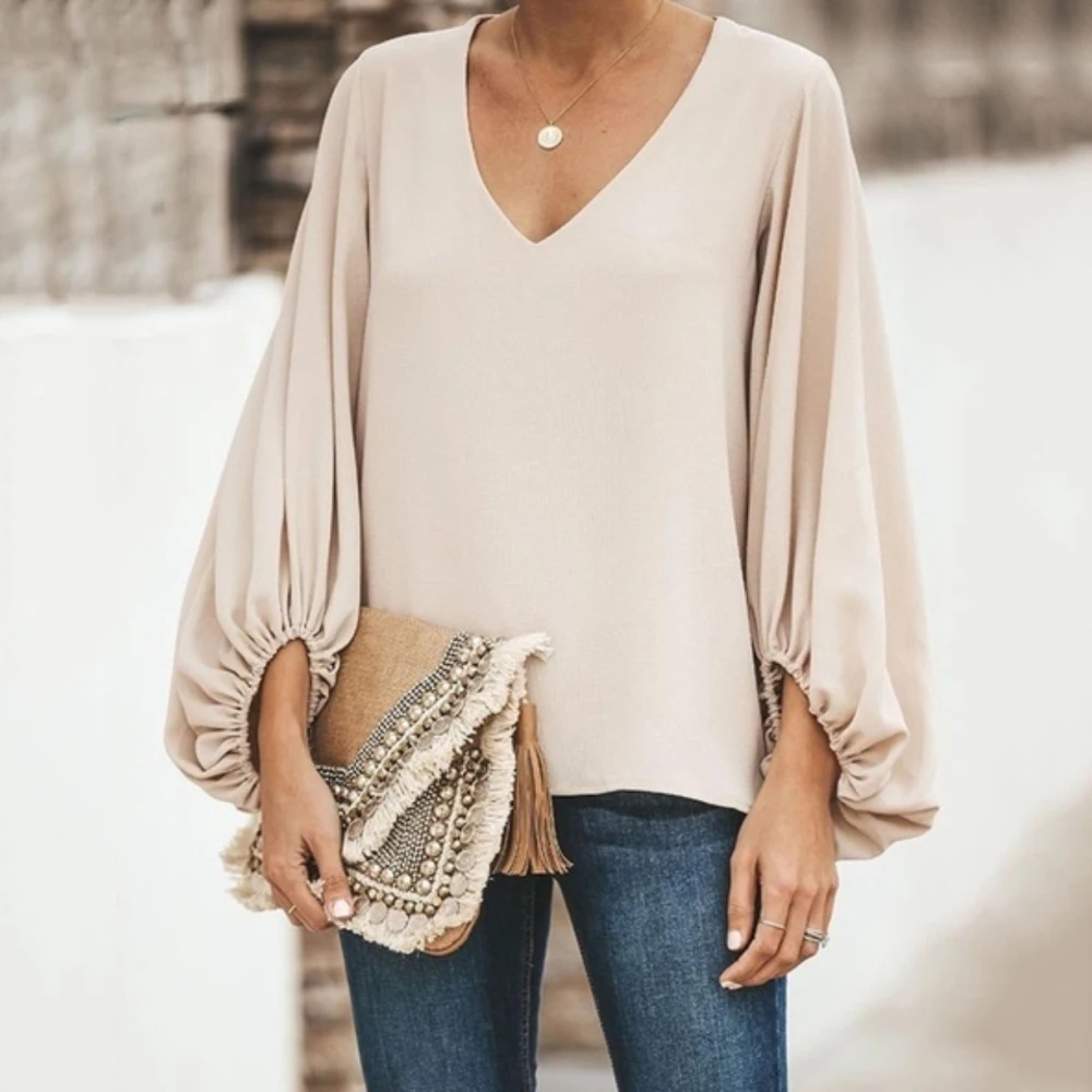 Женская блузка с рукавом-фонариком V-образным вырезом | одежда