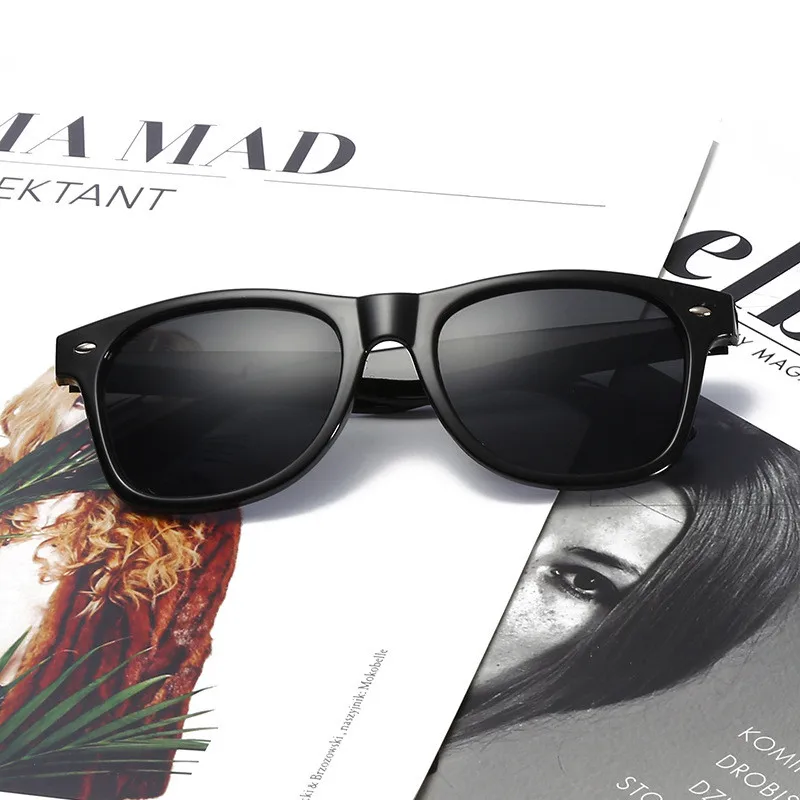 

2021 Brand New Vintage Sunglasses for Women Girls Retro Black Frame Men Sun Glasses Female Oculos de sol Maschlino