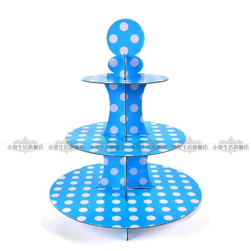 3 яруса кружевных пирожного бумаги картона стоять держать ребенка душ вечеринки