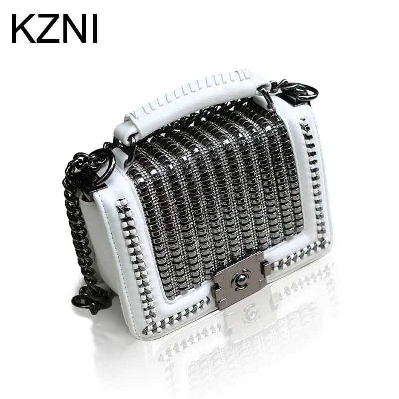 Женская сумка-мессенджер KZNI из натуральной кожи с цепочкой и заклепками на лето