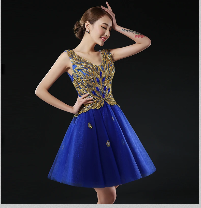 Классическое вечернее платье-трапеция с V-образным вырезом без рукавов | Свадьбы