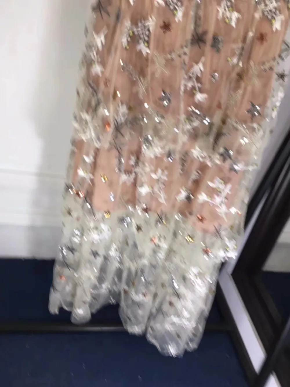 Женская летняя обувь платье модное платье для девочек, vestidos de fiesta, трудоемкими музыкальная нота вышивка Повседневные платья сексуальное платье с v-образным воротом, Сетчатое