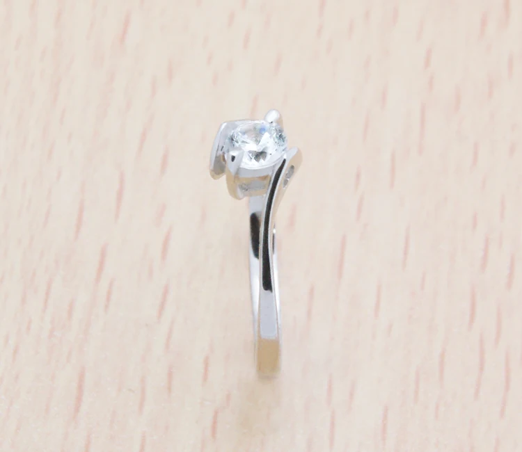 Предлагаем модное кольцо из стерлингового серебра. Цельное женское серебра 925