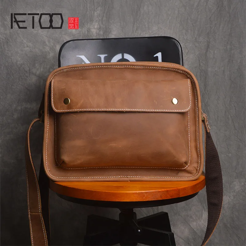 AETOO  Retro Men 's Bag Shoulder Bag Leather Messenger Bag Trends First Layer Leather Business computer bag large handbag men