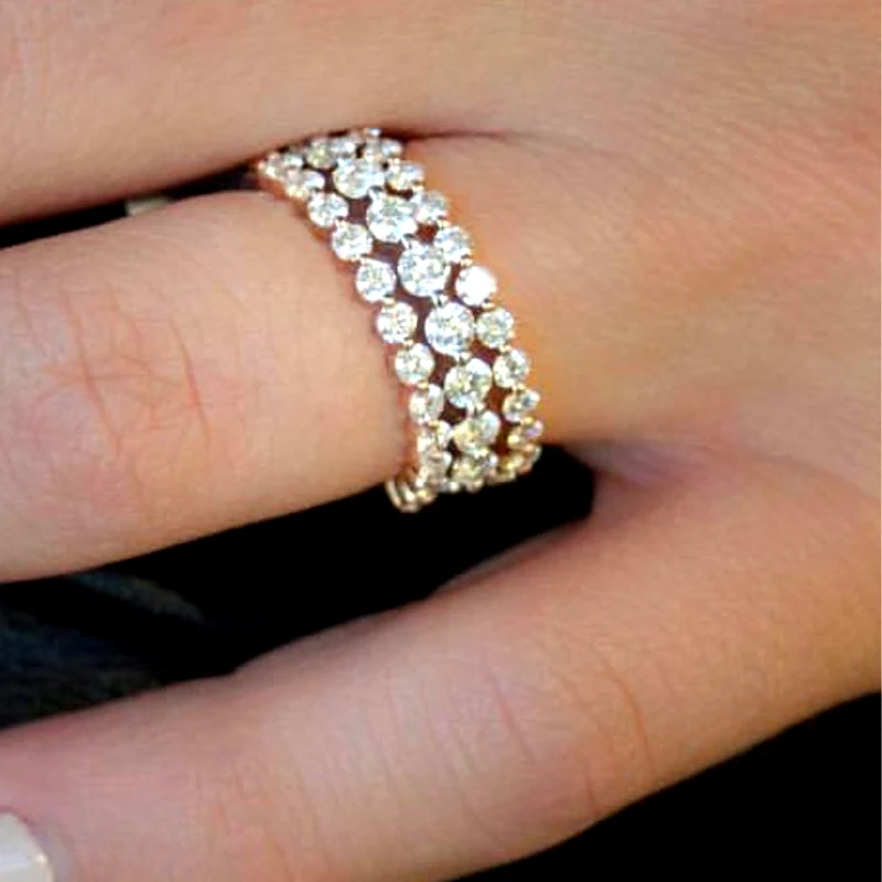 

Два небольших кольца с полным покрытием из 2 мм Df муассанита из желтого золота 14 к, и большое кольцо 2,5 мм из белого золота 14 к 2,5 мм (3 кольца)