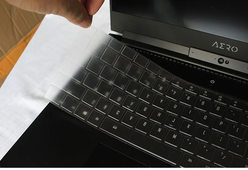 Прозрачный чехол клавиатура из ТПУ для ноутбука GIGABYTE Aero 15 15X 6"|Чехлы клавиатуры|
