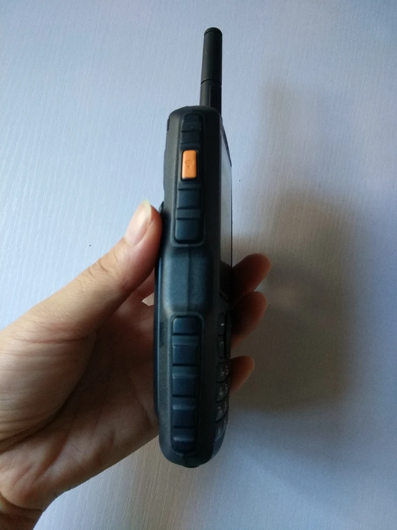 Междугородние двухстороннее радио A17 GSM 850/900/1800/1900 МГц большой аккумулятор 3800 мАч