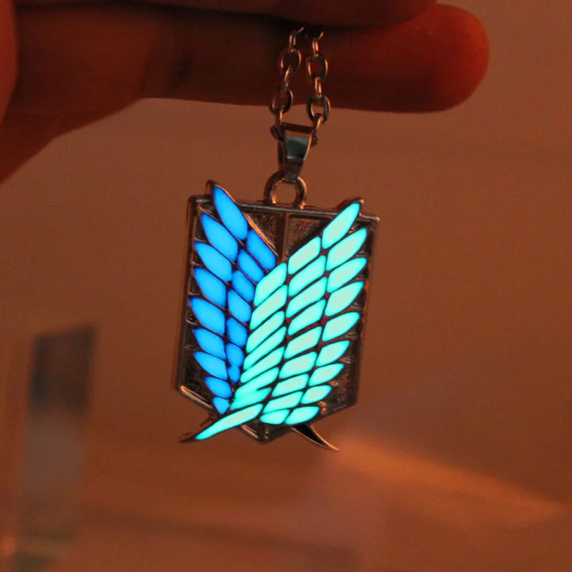 Attack on Titan glowing Necklace Pendants Wings Of Liberty scouting legion Chain Jewelry Pendant glow in the dark