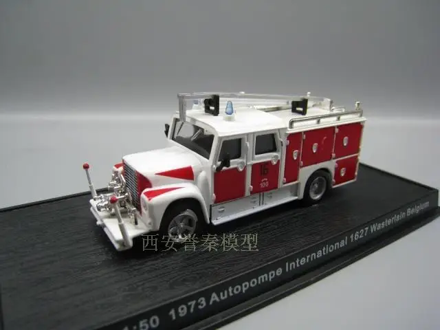 Отлитый под давлением металлический автомобиль для подарка/коллекции AMER 1/64 Scale