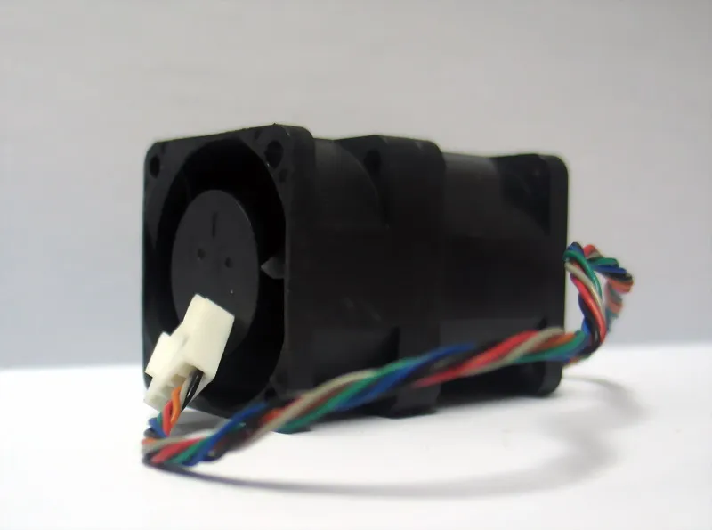 

The new AVC OF04056B12U 4cm 12V 1.88A server chassis fan 389107-001 violent fan