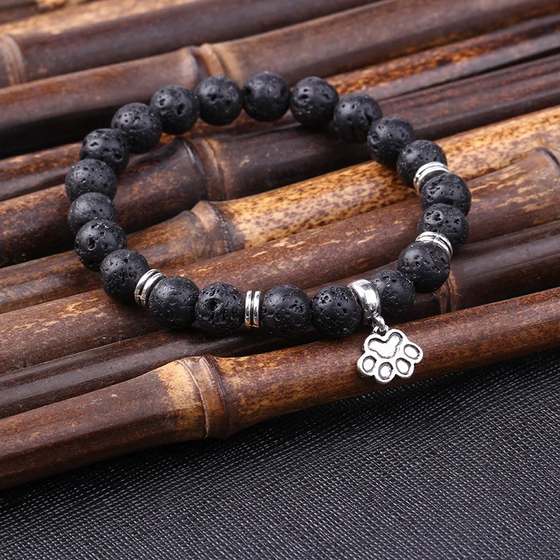 Женский браслет с натуральным камнем изящный черный вулканический подвесками в