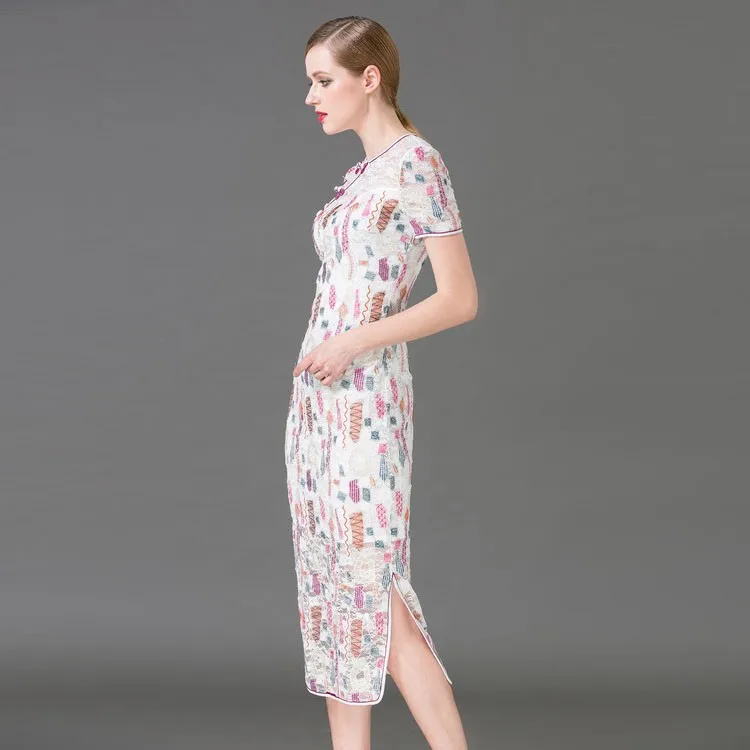 Китайский стиль винтажный тонкий Jag Cheongsam с круглым вырезом и коротким рукавом древнее блюдо Кнопка красочная вышивка до середины икры длинное платье для женщин