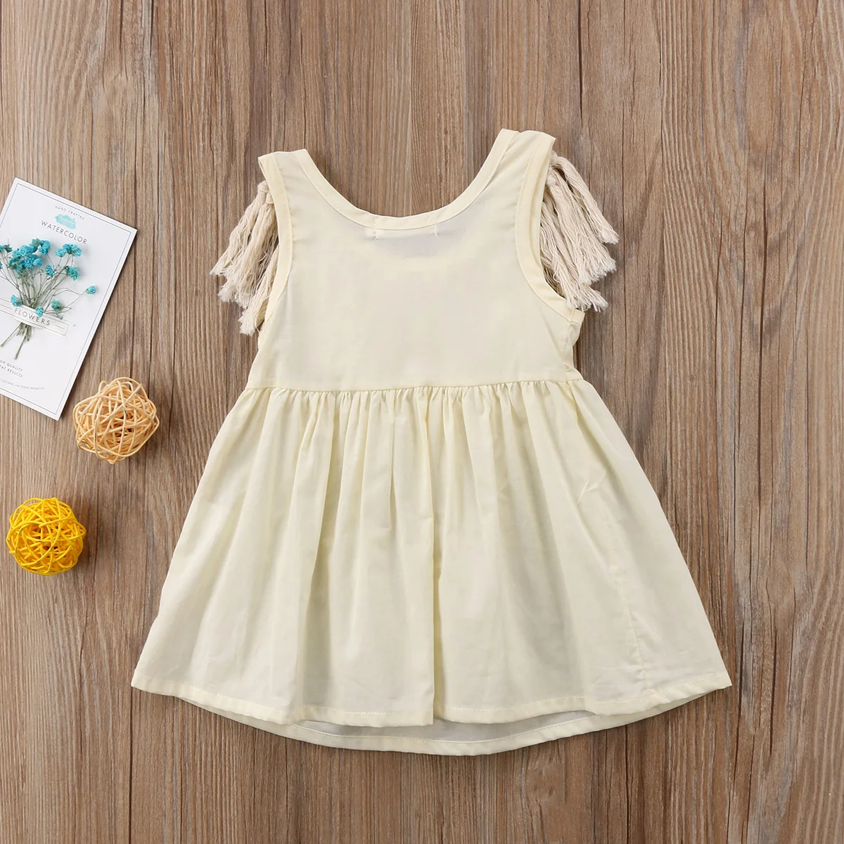 Очаровательное платье для новорожденных девочек летнее с бахромой на воротнике