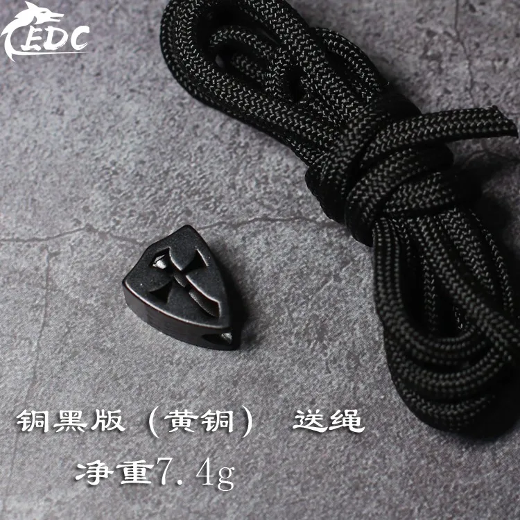 black Copper A106 EDC крестовый поход с винтовым щитом титановый сплав фиолетовый медный латунный фонарик зажим складной нож кулон аксессуары EDC - Цвет: black Copper