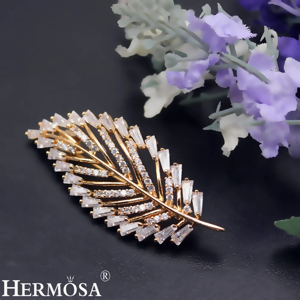 

HERMOSA Delicate Zircon Leaf Design Fashion Women Brooches Yellow Gold Pins Brooch Wedding Party Jewellery Gift