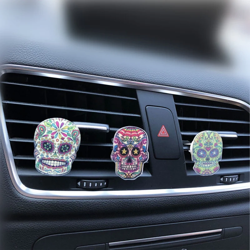 Автомобильный освежитель воздуха с орнаментом креативный в виде черепа