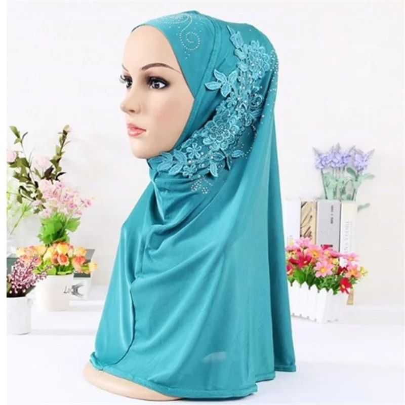 Scarf Hijabs Bandanas Cotton Hollow Flower Embroidery Cap Muslim Hijab Islamic Scarves Headscarf 2017 Women Girls Fashion Colors |