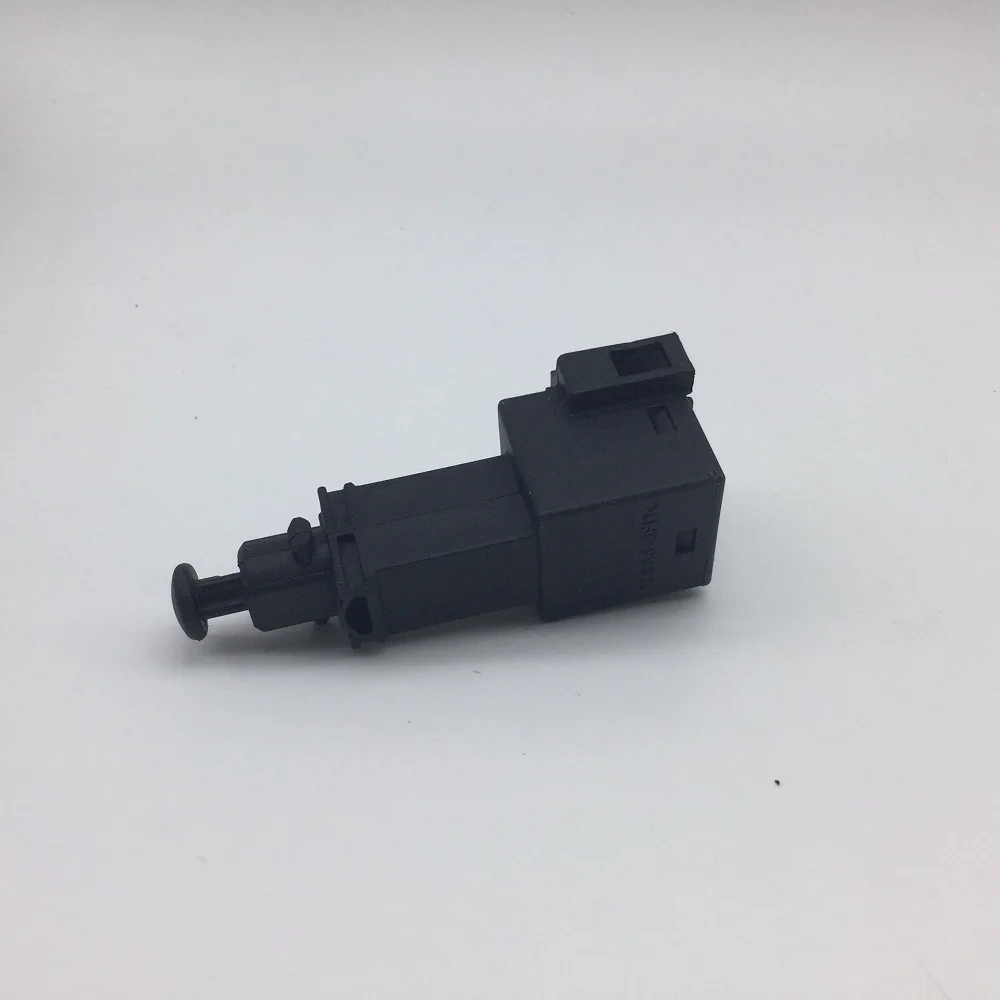 1J0945511A переключатель стоп-сигнала для VW BORA GOLF IV T4 T5 SKODA FABIA OCTAVIA AUDI FORD GALAXY 1070613 |