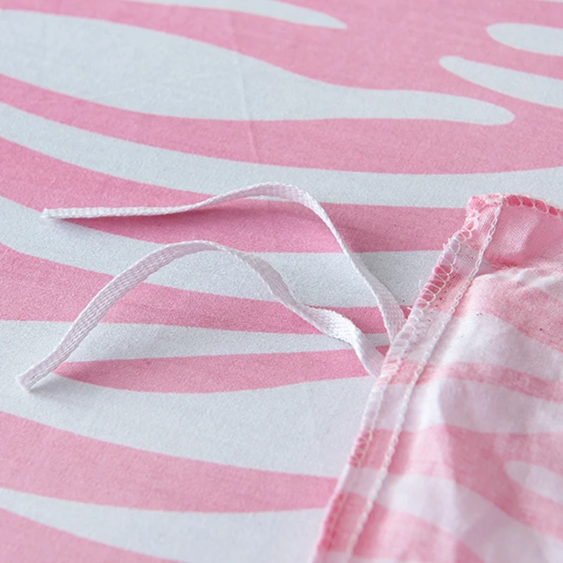 Модное постельное белье с героями мультфильмов розовое Полосатое изображением