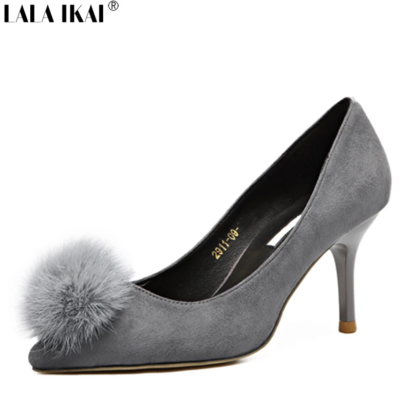 Lala IKAI/Меха Помпон украшения женские каблуки Мода 2017 г. из флока туфли лодочки