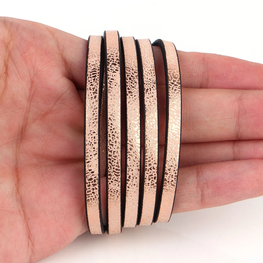 

Шнур и веревка из искусственной кожи, 100 х 0,5 см