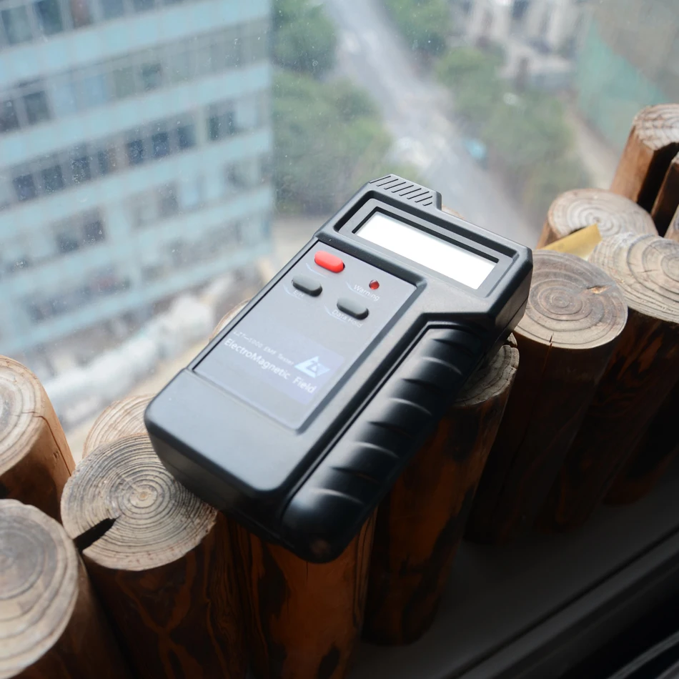 Профессиональный цифровой детектор электромагнитного излучения LZT 1000