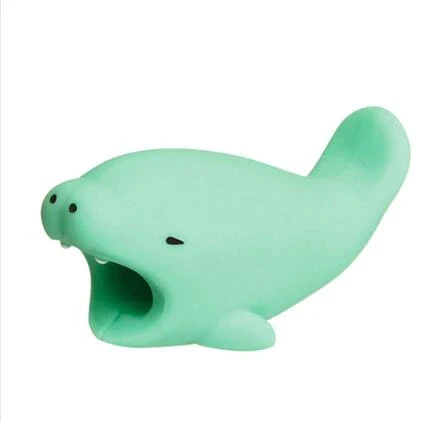 Green whale Кабель bite светящийся в темноте протектор для IPhone Winder телефон шалость игрушка ПВХ животное собака кошка кролик кукла модель забавная Прямая поставка - Цвет: Green whale