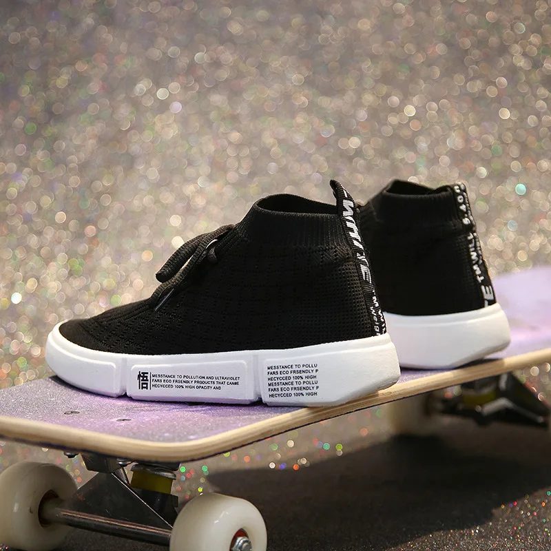 Женские кроссовки с дышащей сеткой на плоской подошве без застежки для прогулок