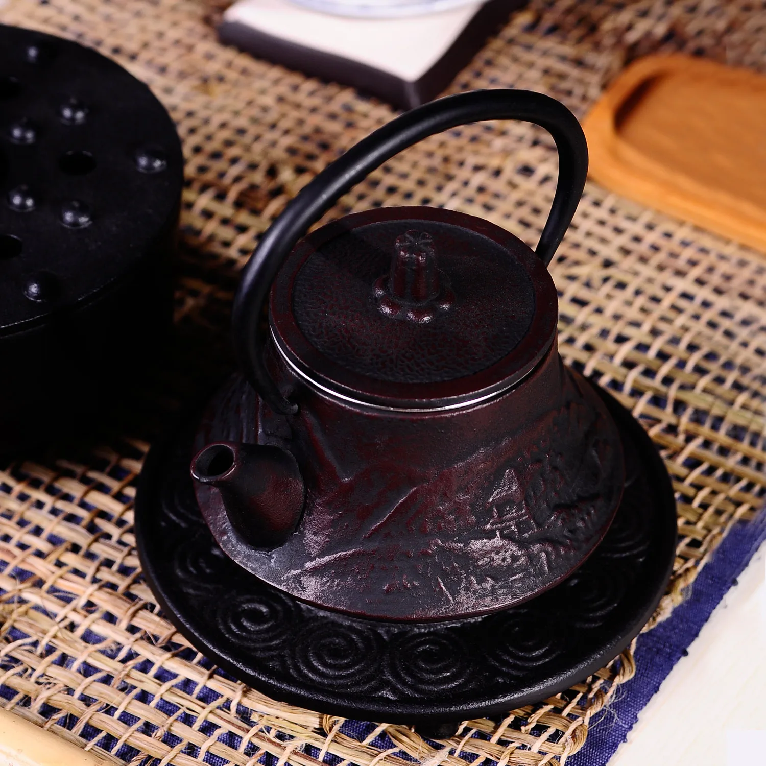 

Canon iron workers hall SAN yue scenery Japan iron pot Cast iron teapot Special cast iron pot The teapot tea kungfu