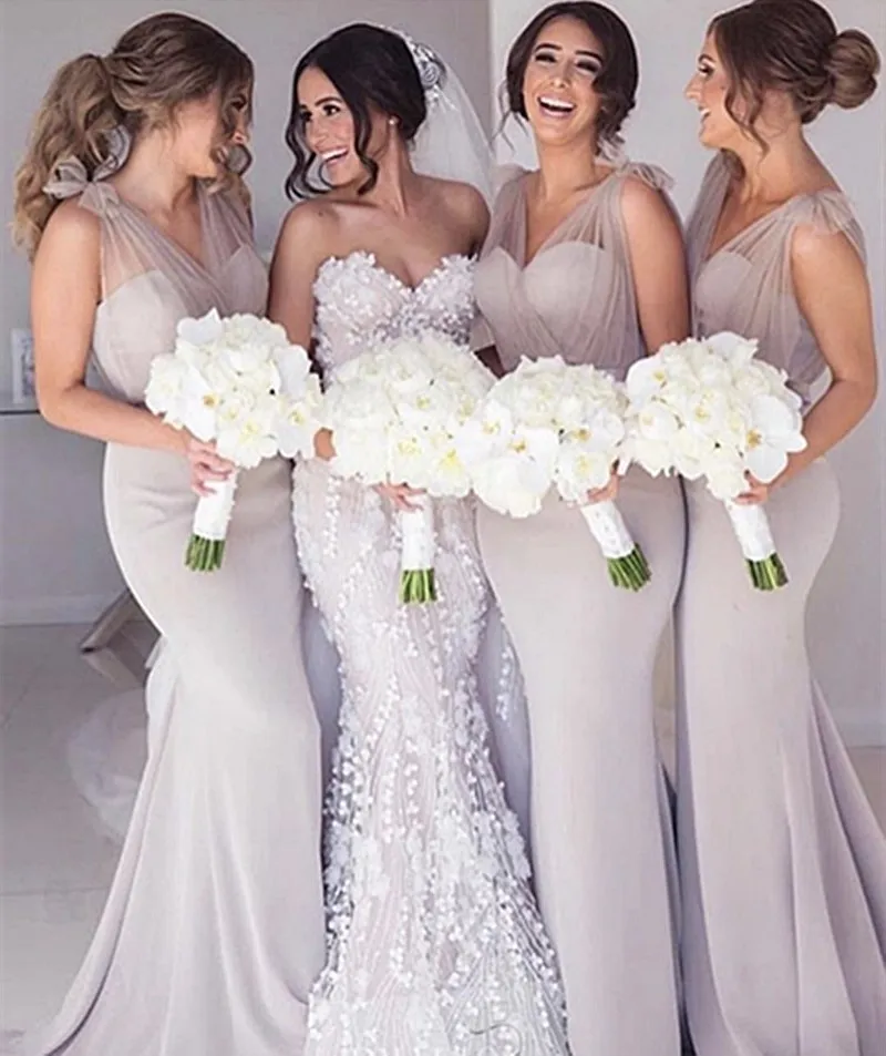 

Champagne V-Neck Sleeveless Mermaid Satin Pleated Court Train Mermaid Bridesmaid Gown Sexy Bridesmaid Dresses Fast Shipping
