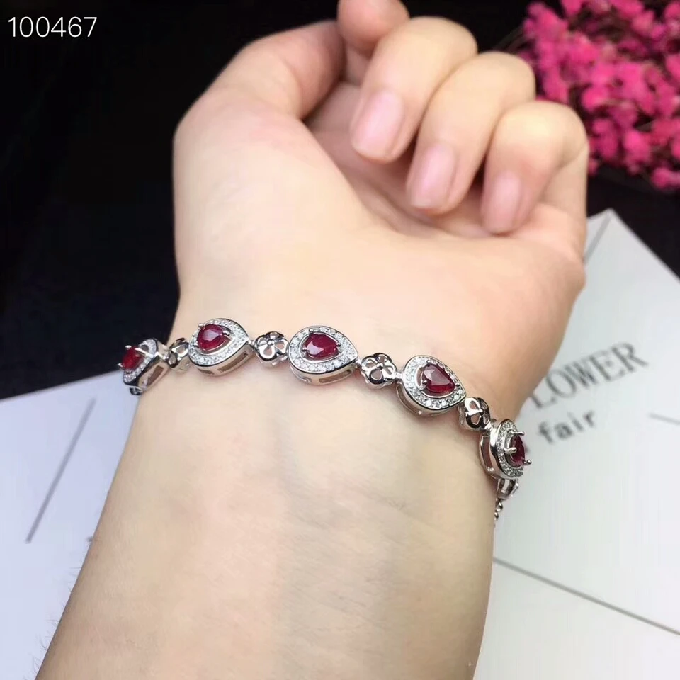 Женский браслет из серебра 925 пробы с красным камнем|Гибкие и жесткие браслеты| |