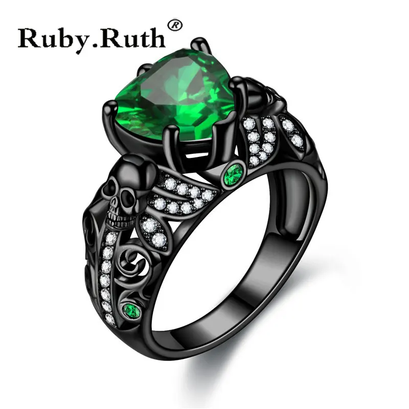 Классические обручальные кольца в готическом стиле с черепом и кристаллами