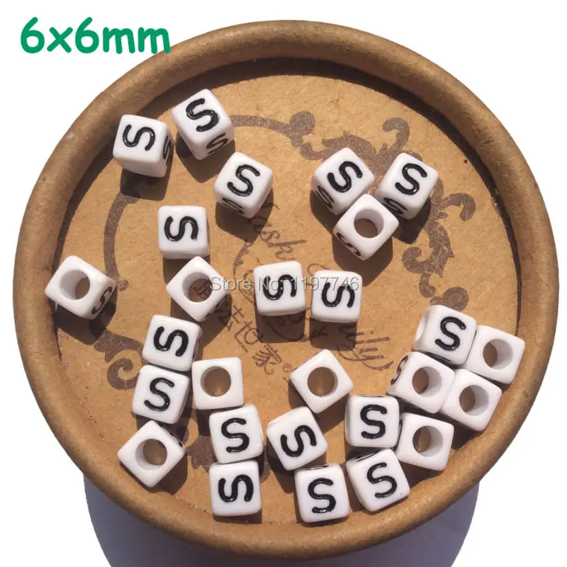 Ретро акриловые бусины с буквами 6 мм 2600 шт. черный белый цвет квадратный куб