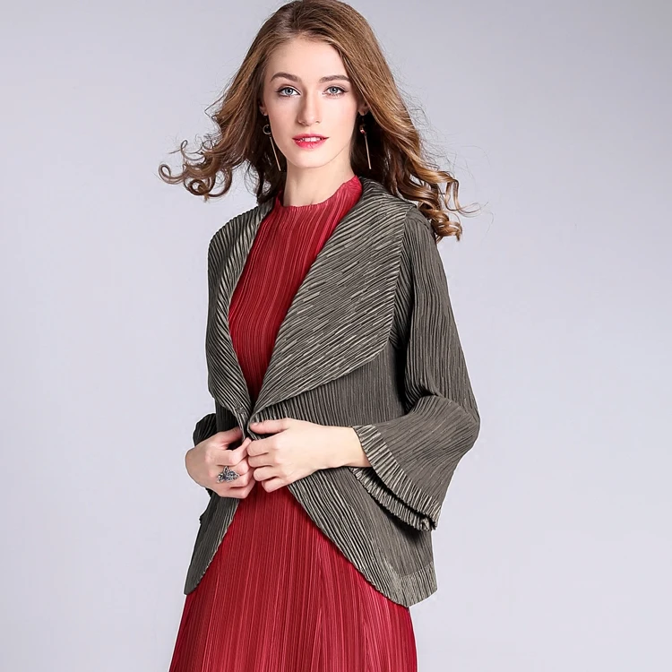 Женское Плиссированное пальто Changpleat черное серое эластичные короткие куртки
