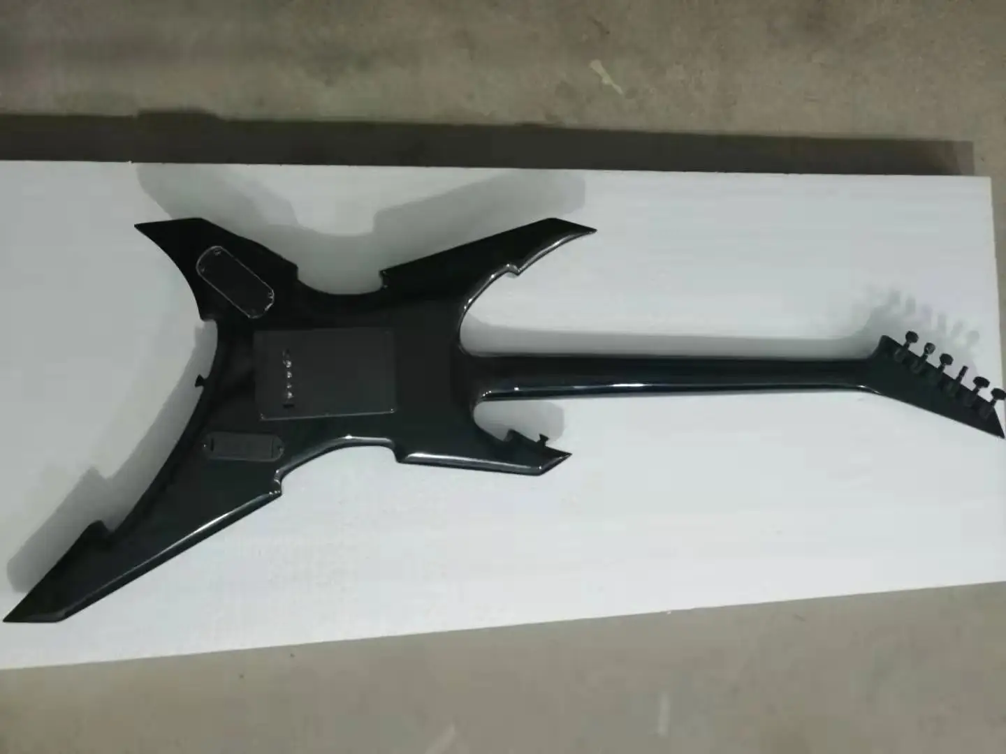 Заводская электрогитара Jackson с розовым грифом HH звукосниматели черные hardwares. Индивидуальные! Y-5