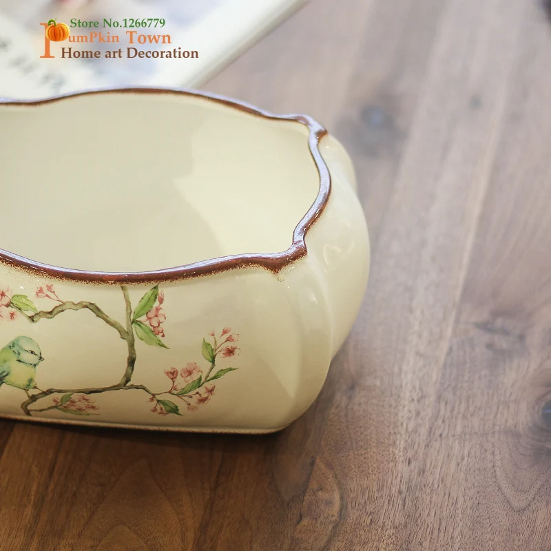 2019 NEW Classic ancient flowers and birds featured table tissue box creative simple ceramic crafts ornaments |