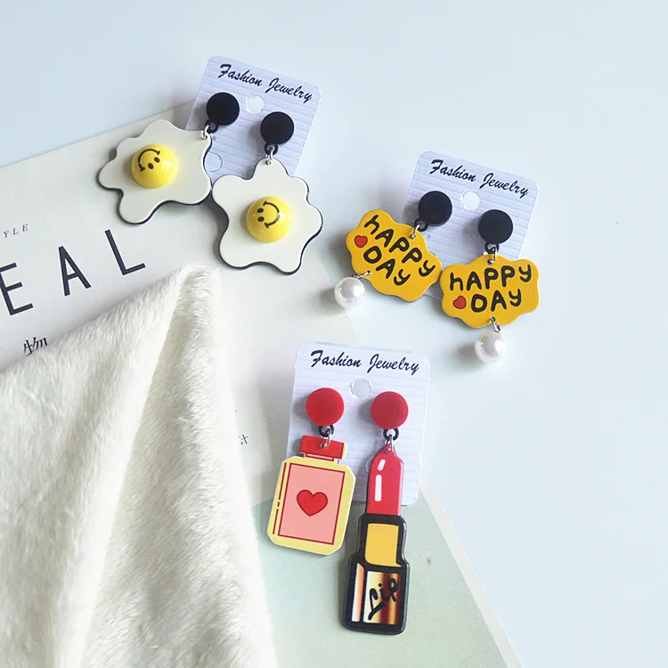 

MIARA.L Fashion cartoon Korean version of fashion women fun acrylic asymmetric personality lipstick love letter long earrings