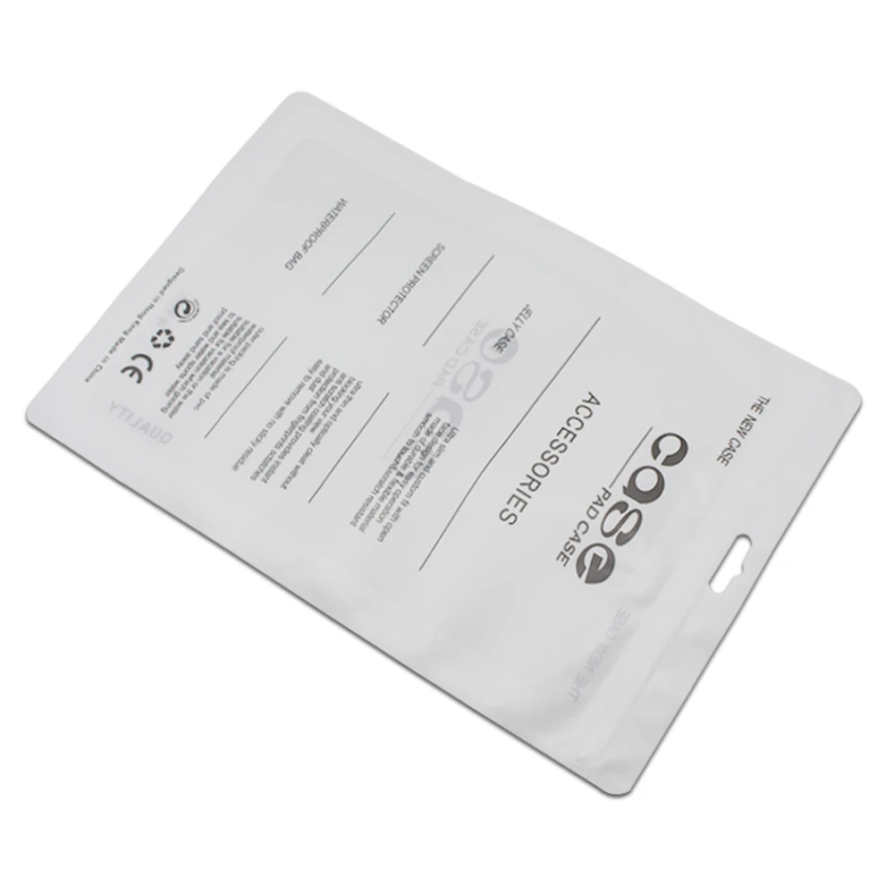 Пластиковый чехол для планшета 19x28 см белый с застежкой молнией и отверстием