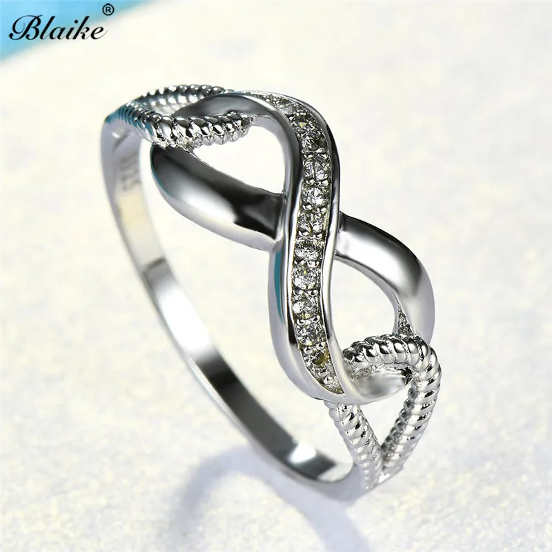 Кольцо женское из серебра 925 пробы с белыми кристаллами | Украшения и аксессуары