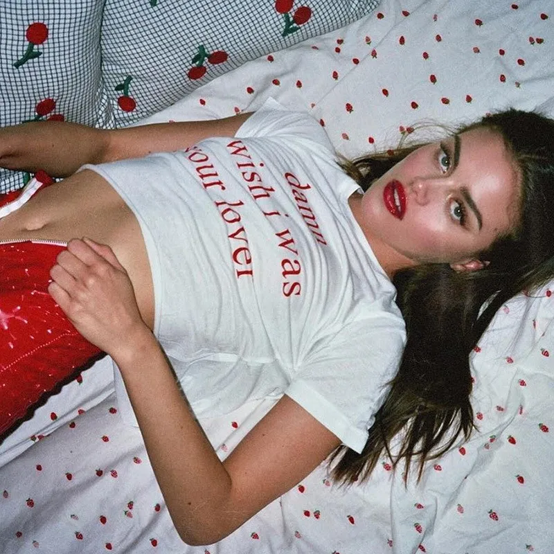 Однотонная одежда для детей с круглым вырезом принтом букв Топ Для женщин летние