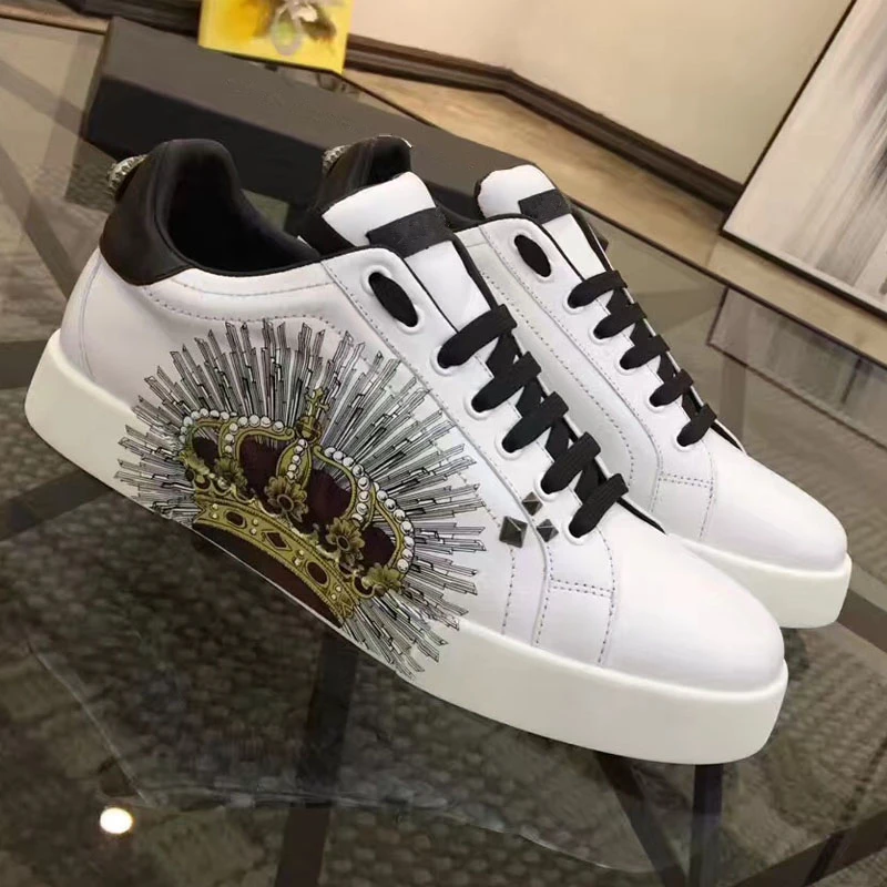 Белые мужские кроссовки с принтом короны модные лоферы летняя дышащая мужская