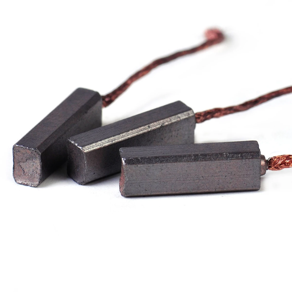 Графитовые щётки 5×8 для дрели омах 13 мм 04405. Графитовые щётки а96 для bosh. Щетки угольные 6x10x14. Щетки для спарки 125. Болгарка dwt 230 щетки.