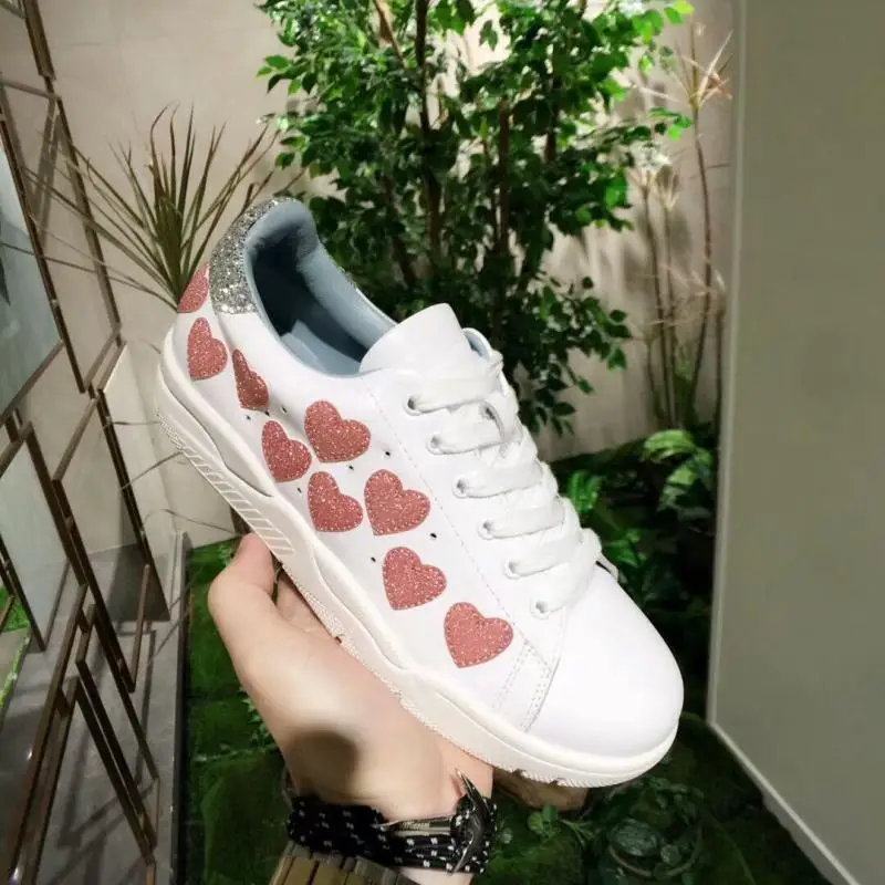 Женские кроссовки с блестками и сердечками на шнуровке теннисная обувь уличный