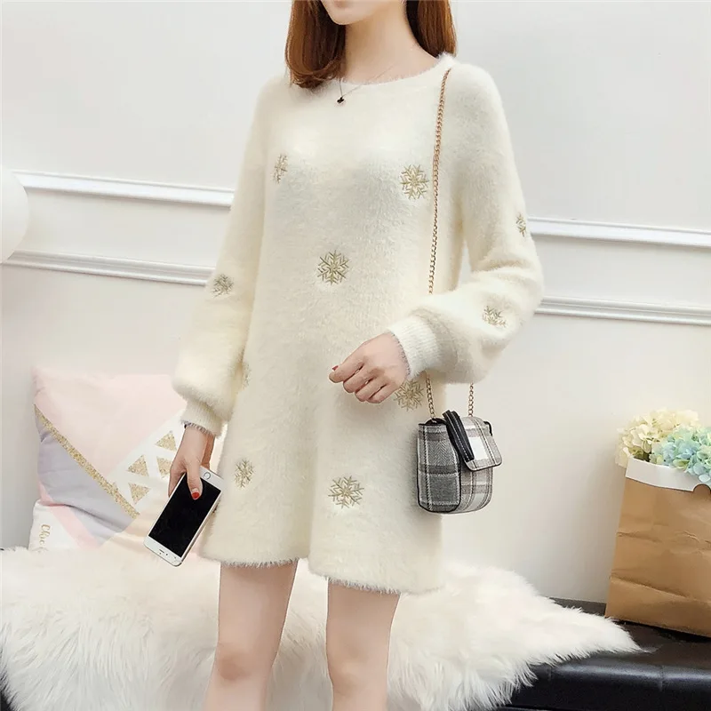 Autumn New Sweater Women O-Neck Pullover Imitation Velvet Long Loose Snowflake Embroidered Lantern Sleeve Knitted MZ3155 |