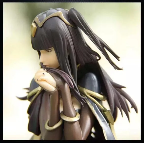 Сексуальная статуэтка по имени Тарья которая является загадочным персонажем