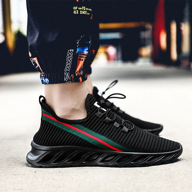 Men's Sneakers Ultralight Breathable Running Shoes Fashion Casual Sports Zapatos Super Comfortable Pop Flexible Jogging Shoes