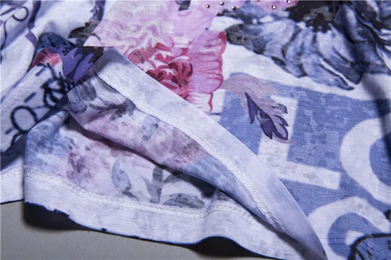 Женская футболка с коротким рукавом круглым вырезом и принтом в виде