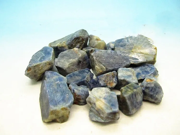 100 г Редкие натуральные камни и минералы синий корунд шероховатый сапфир сырье