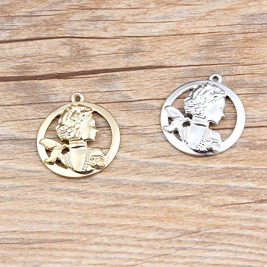 

Hot 10 Pcs/Lot Gold Silver Circle Round tag charm beauty queen head dangle charms for bracelet connector handmade Jewelry making