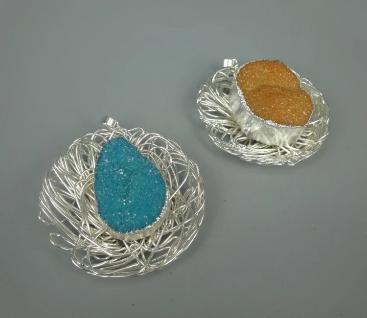 

4 шт Позолоченные Подвески Druzy камень, соединитель Кристалл Geode Druzy Подвески окрашенные Geode покрытые краями кварца